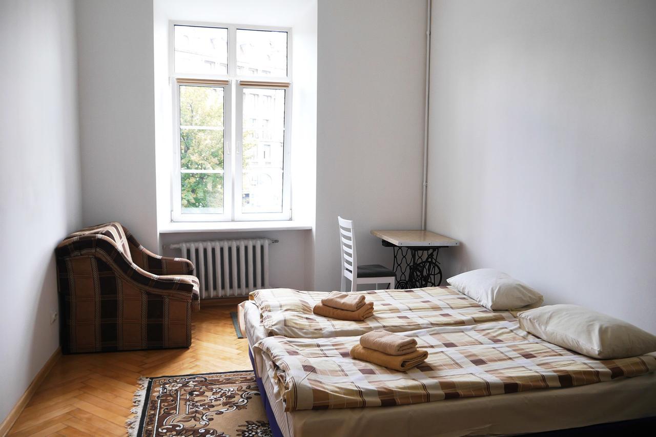 Guest Rooms Lviv Exterior photo